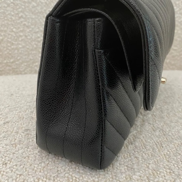 Authentic Chanel Small Classic Flap Chevron Black Caviar GHW - Picture 9 of 16
